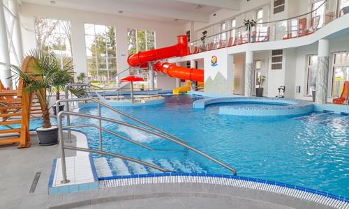 Bogács: Hotel Strand *** priamo prepojený s termálnymi kúpeľmi (8 bazénov) s neobmedzeným vstupom + polpenzia