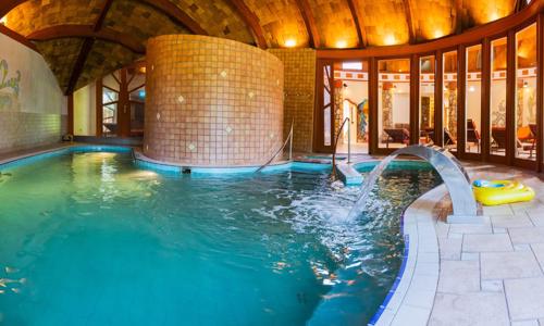Bük: Relax v 4* Hoteli Piroska s polpenziou, neobmedzeným wellness a masážou + vstup do termálnych kúpeľov Bük