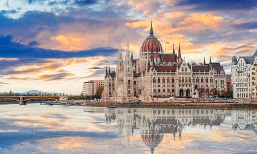 Centrum Budapešti blízko námestia Hrdinov a pamiatok: Pobyt v Hoteli Six Inn *** s raňajkami formou bufetu