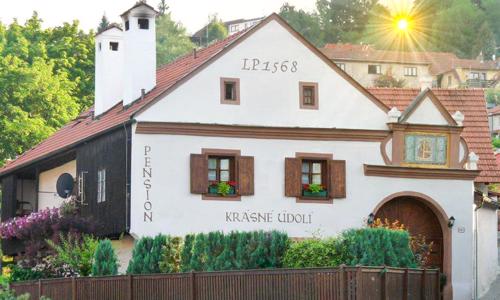 Český Krumlov: Pobyt v dobovom Penzióne Krásné Údolí s raňajkami + záhrada a sada na prípravu kávy a čaju