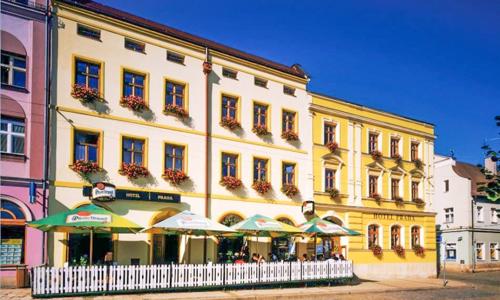 CHKO Broumovsko a Adršpach pri skalnom meste v 3* Hoteli Praha s raňajkami/polpenziou, múzeom a zľavou na golf