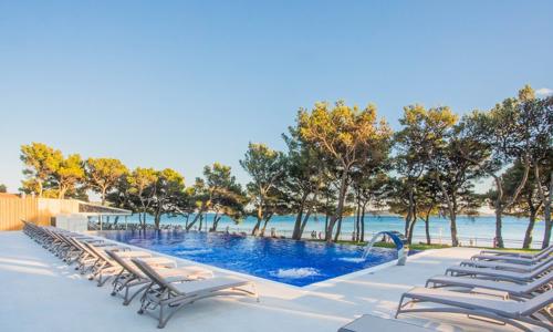 Chorvátsko 50 m od mora v Hoteli Punta **** s polpenziou či plnou penziou a bazénmi + dieťa do 12 r. zadarmo