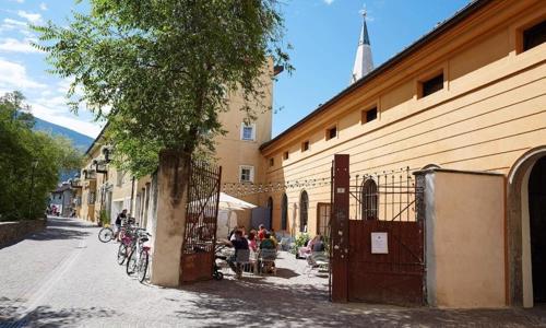 Dovolenka nielen pre cyklistov v historickom Brixene: Hotel Alter Schlachthof s raňajkami + úschovňa bicyklov
