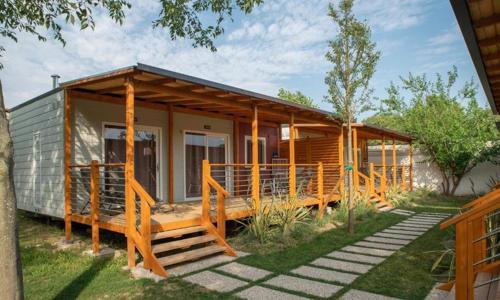 Dovolenka pri najväčšom talianskom jazere: Mobilný domček v 4* Camping Baia Verde s bazénom + animácie