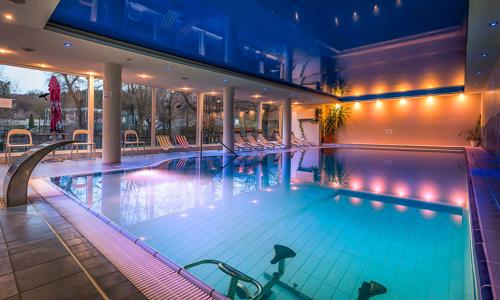 Dudince len 500 m od kúpeľov: Penzión U Mlynárky s polpenziou, bazénom, luxusným wellness centrom a masážou
