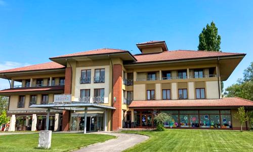 Dunajská Streda pri jazere a 230 m od Thermalparku: Hotel Legend *** s raňajkami alebo polpenziou + parkovanie