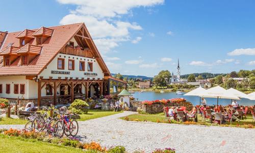Frymburk priamo na brehu Lipna: Hotel Leyla *** s raňajkami formou bufetu + detský kútik a úschovňa bicyklov