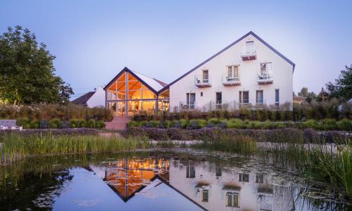 Hegykő pri kúpeľoch: Lifestyle budova Hotela Tornácos ***+, polpenzia/plná penzia, 2 wellness centrá a termály