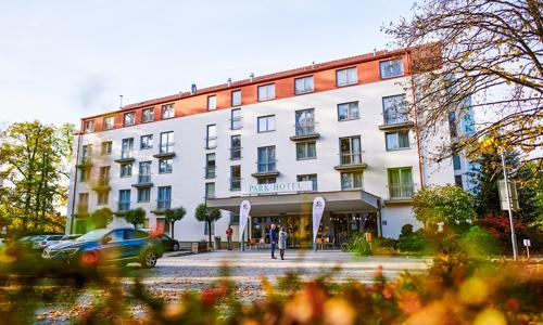 Hluboká nad Vltavou: LH Parkhotel Hluboká **** s raňajkami, jednou večerou, vstupom do wellness + bicykle