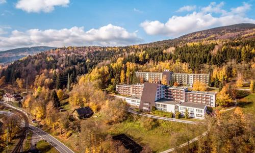 Hrubý Jeseník: Resort Dlouhé Stráně ***superior v Dolnej budove s raňajkami/polpenziou + možnosť wellness