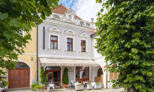 Južné Čechy: Historický Písek v Hoteli City *** s raňajkami formou bufetu + fľaša Prosecca a zľava na masáž