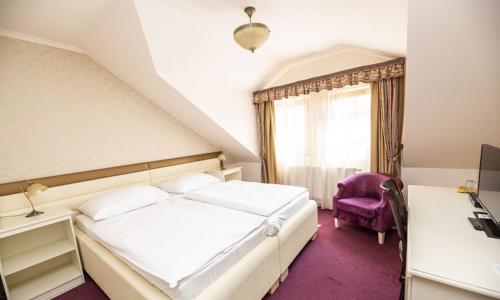 Južné Čechy v Hoteli Gold Chotoviny **** s raňajkami, romantickou večerou a privátnou vírivkou so sektom