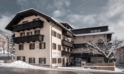 Južné Tirolsko v rodinnom Hoteli Gasthof Jochele s neobmedzeným wellness a skibusom zadarmo + polpenzia
