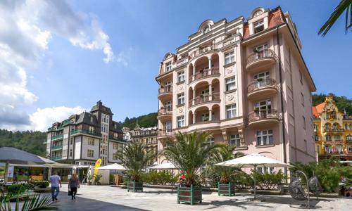 Karlove Vary: Art Deco WOLKER **** s neobmedzeným wellness, až 8 procedúrami a polpenziou + dieťa zadarmo