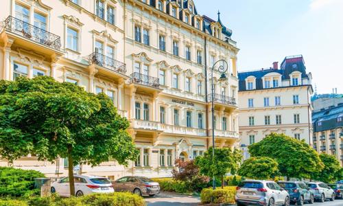 Karlove Vary: Spa Hotel Anglický Dvůr **** s polpenziou, wellness, 3 procedúrami a vstupom do Múzea Becherovky