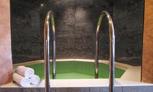 Karlove Vary v centre: Hotel Jean de Carro **** s raňajkami a wellness neobmedzene + zľava na procedúry