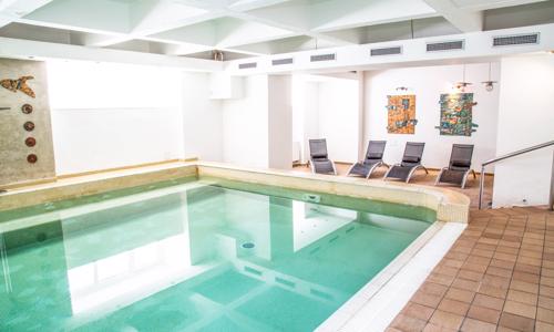 Klatovy - vstupná brána Šumavy v Hoteli Centrál *** s neobmedzeným wellness (2 bazény, 2 sauny) a raňajkami