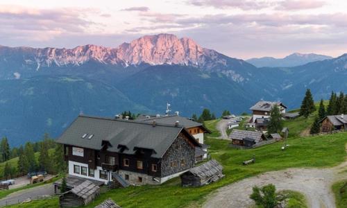 Korutánsko v Hoteli Sattleggers Alpenhof & Feriensternwarte *** s polpenziou + wellness a vstup na kúpalisko