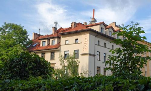 Krakov: Židovská štvrť Kazimierz v štýlovom Hoteli Ester **** s raňajkami alebo polpenziou a vstupom do sauny