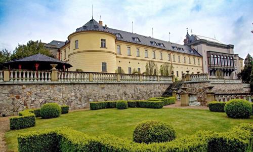 Křivoklátsko: Romantika na zámku Chateau Hotel Zbiroh ***** s wellness a raňajkami v stredovekej krčme