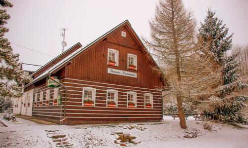 Krkonoše pri ski areáli a Chodníku korunami stromov v Penzióne Čistá s raňajkami + Prosecco neobmedzene