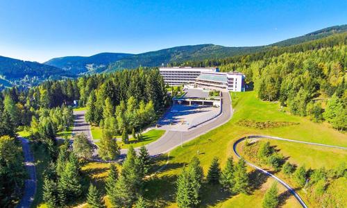 Krkonoše: Špindlerův Mlýn blízko centra v 4* Harmony Hoteli s polpenziou a wellness (bazén, 2 vírivky, 5 sáun)
