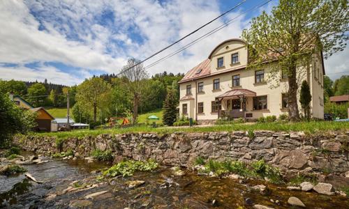 Krkonošský národný park: Pobyt v horskej Boude Morava *** s raňajkami/polpenziou +ihrisko a úschovňa bicyklov