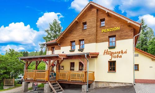 Krušné hory pri Klínovci a 20 km od kúpeľov Karlovy Vary v Penzióne Hamerská Jizba s polpenziou + detská herňa