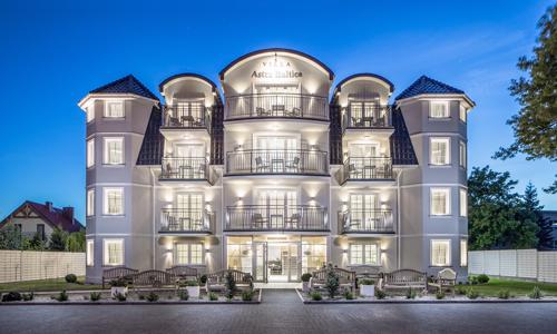 Kúpele Medzizdroje 10 minút od pláže Baltského mora vo Ville Astra Baltica s raňajkami formou bufetu + záhrada