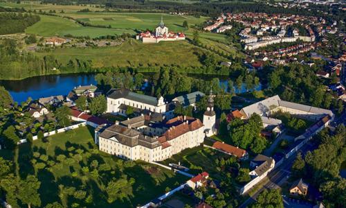 Kúzelný pobyt na zámku Žďár nad Sázavou len pár krokov od Zelenej hory (UNESCO) v moderných izbách + raňajky