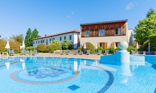 Lago di Garda a pamiatky UNESCO: Hotel Paradiso & Golf **** s raňajkami/polpenziou, bazénmi a wellness + zľavy