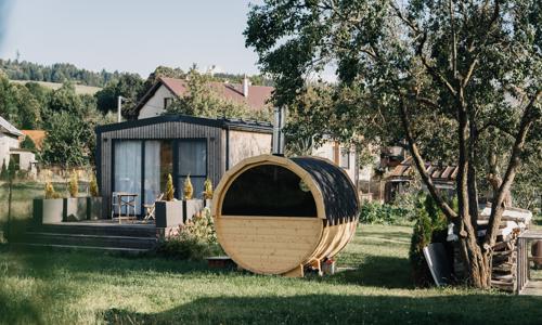 Liptov: Nevšedný pobyt v Bungalov & Tinyhouse na liptovskom vidieku s raňajkami, saunou a bazénom + ihrisko
