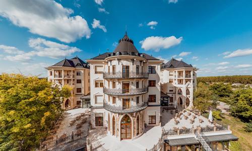 Maďarsko: 4* Zámocký Borostyán Med Hotel s plnou penziou a wellness neobmedzene (bazény, vírivky, sauny)