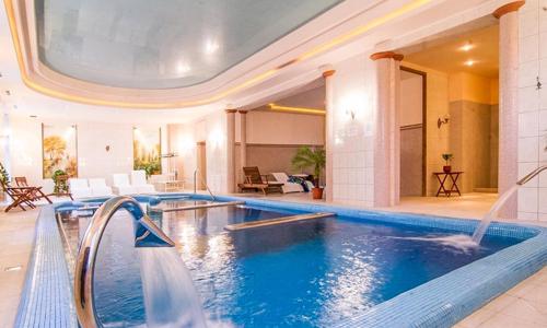 Maďarsko blízko kúpeľov na zámku Batthyány Kúria **** s neobmedzeným termálnym wellness, polpenziou + animácie