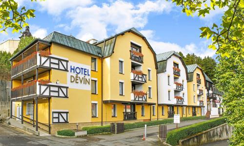 Mariánské Lázně v Spa Hoteli Děvín ***superior s polpenziou, saunou, vstupom do bazéna a až 2 procedúrami
