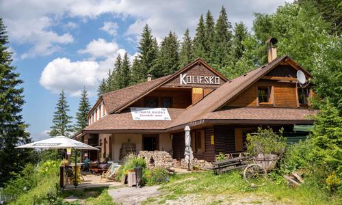 Nízke Tatry: Demänovská dolina pri jaskyniach v najvyššie položenej horskej Chate Koliesko + polpenzia a drink