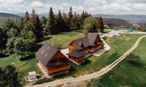 NP Veľká Fatra pri Turčianskych Tepliciach: Penzión Kráľov dvor s polpenziou a wellness (vírivka, 3 sauny)