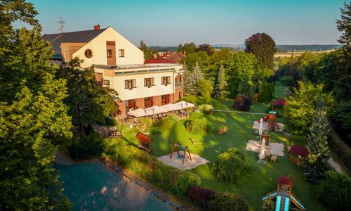 Orlické hory v luxusnom April Hoteli Panorama **** s polpenziou, neobmedzeným wellness a welcome drinkom