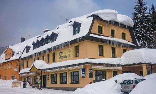 Pec pod Sněžkou len 1,4 km od zjazdovky v Hoteli Krokus *** s raňajkami alebo polpenziou + welcome drink