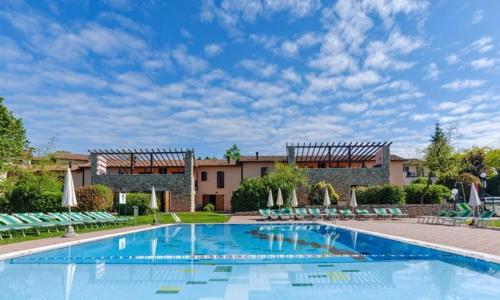 Peschiera pri Gardskom jazere a pamiatke UNESCO v Golf Residence & Resort s polpenziou + bazén a zľava na golf