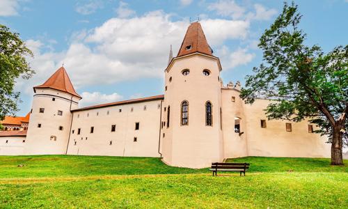 Pobyt blízko Tatier v historickom Kežmarku len 30 m od hradu v Penzióne Berg s polpenziou a fľašou Prosecca