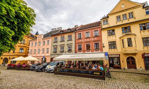 Pobyt len 250 m od hradu Loket v Penzióne Atmosféra *** s raňajkami/polpenziou, welcome drinkom a kávou