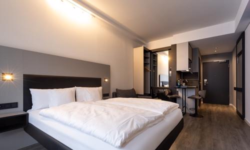 Pobyt pri Stuttgarte: Moderné apartmány GINN Apartments Stuttgart-Esslingen s raňajkami a vybavenou kuchynkou