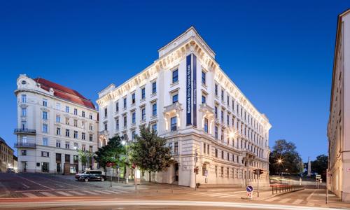 Pobyt priamo v centre Brna: Luxusný Hotel Barceló Palace ***** s raňajkami a fitness centrom