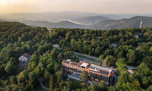Pobyt v prírode blízko Ostrihomu: 4* Cardoner Hotel és Konferenciaközpont s polpenziou, wellness neobmedzene