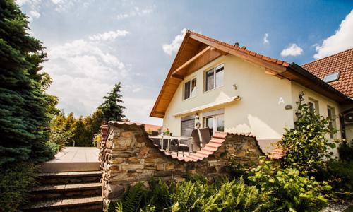 Podyjí a Znojmo: Penzión U Hrádku **** s raňajkami, degustačným menu a relaxáciou vo vírivke