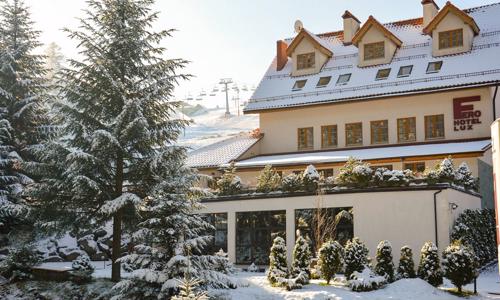 Poľské Beskydy len 20 m od ski areálu v Hoteli Fero Lux s raňajkami/polpenziou a neobmedzeným wellness