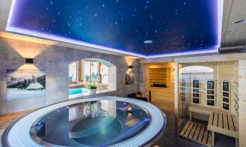 Poľské Tatry a Zakopané pri skiareáloch: Willa Baciarka s raňajkami a wellness (bazén, vírivky, sauny) + herňa