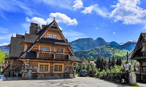 Poľské Tatry: Zakopané v drevenej Wille Tatrzanski Zomecek *** s raňajkami, voucherom do pizzérie + kúpací sud