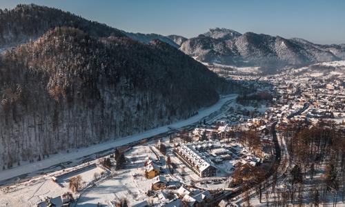 Poľskej Pieniny 250 m od zjazdovky: Hotel Szczawnica Park ***** s raňajkami/polpenziou a wellness neobmedzene